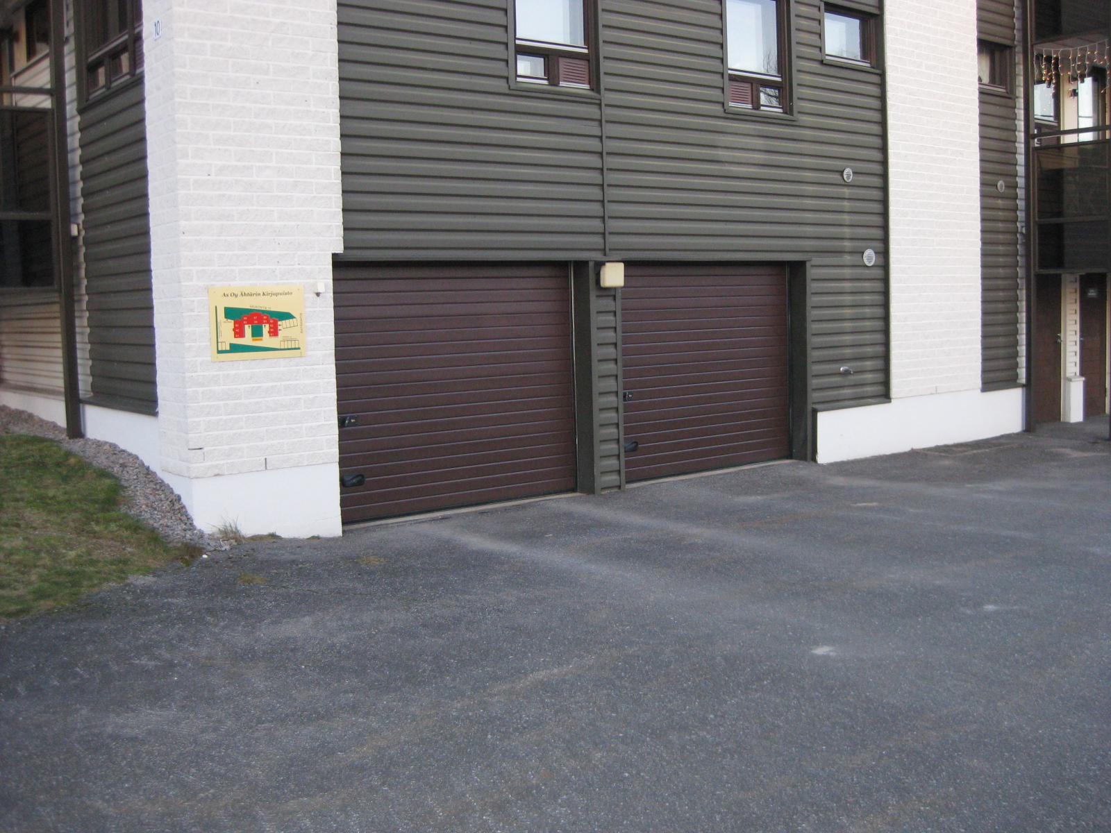 Nosto-ovet autotalliin ja varastoon - Image 2